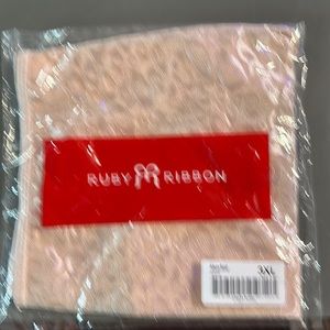 Ruby Ribbon 3x Allure Brief in shell color new